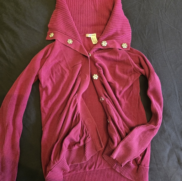 DKNY Deep Red Ribbed Knit Top - Picture 2 of 3